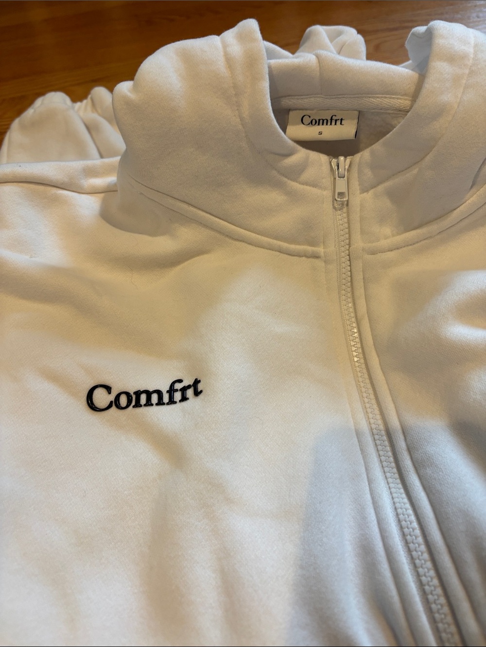 Comfrt bundle - White Zip-Up Jacket and pant
